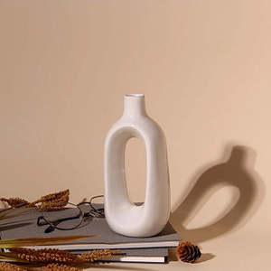 Jarrón de Cerámica Blanco Minimalista Hecho a Mano, Estilo Rústico y de Lujo Simple para Decoración del Hogar, para Mesa o Suelo - Product Image 2