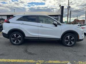 Mitsubishi Eclipse Cross SEL S-AWC 2024 blanc, conduite à gauche, d'occasion, toit ouvrant, démarrage à distance, sièges en cuir, automatique, jantes en alliage - Product Image 2