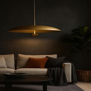 Lustre en laiton de style moderne du milieu du siècle, luminaire suspendu fait à la main, abat-jour en forme de dôme, lustre italien, luminaires Sputnik Stilnovo - Product Image 1