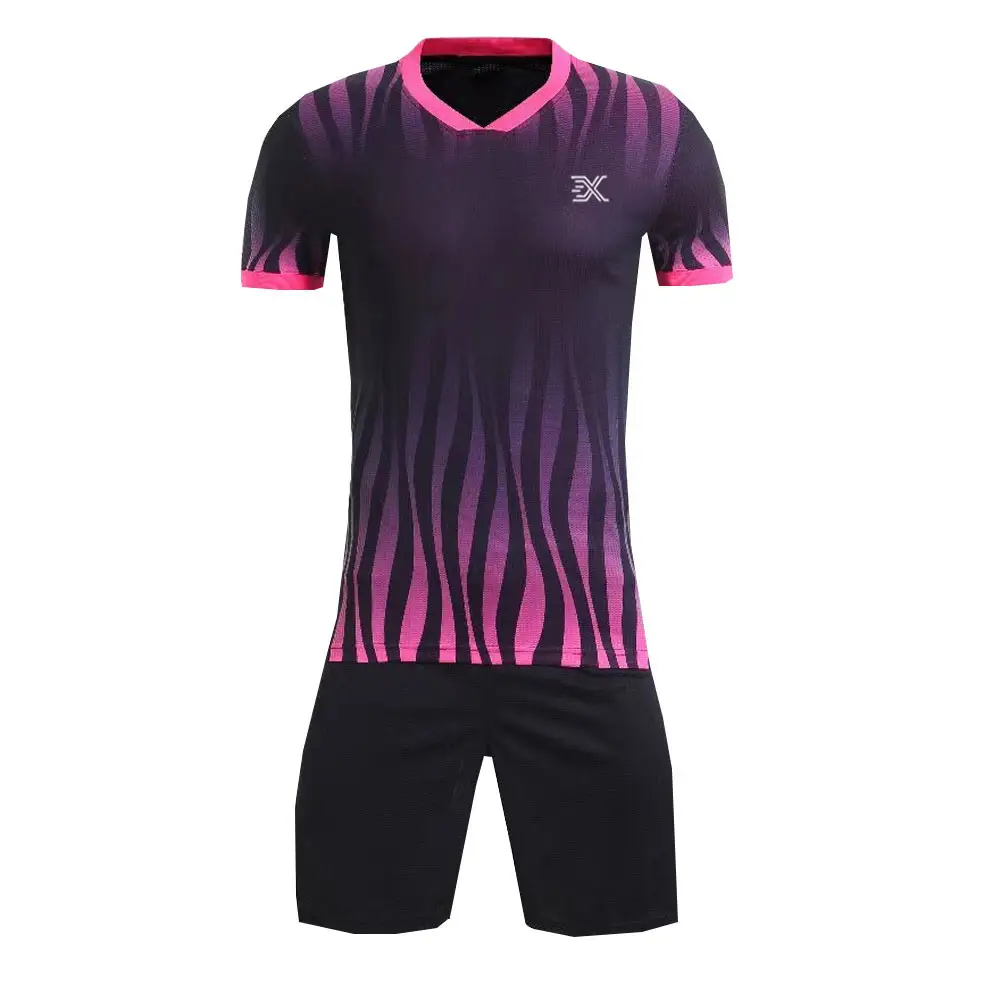 Op Maat Gemaakte Voetbal Uniformen Sublimatie Voetbalshirt Met 100% Polyester Materiaal Voetbal Uniform