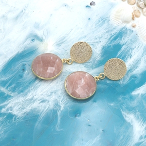 Boucles d'oreilles pendantes en pierre de lune pêche faites à la main, plaquées or 18 carats, laiton, élégantes, pierres précieuses naturelles, bijoux de mariage - Product Image 1