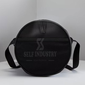 Bolsas deportivas de moda de poliéster 100% ligeras personalizadas de alta calidad con cierre de cremallera para la venta en línea OEM duradero - Product Image 4