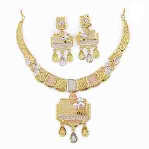 Colliers courts plaqués or à trois tons en gros, ensemble de colliers à trois tons, ensemble de bijoux tricolores, ensemble de colliers en or multicolores - Product Image 2