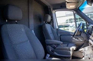 <span class=keywords><strong>Mercedes</strong></span>-Benz <span class=keywords><strong>Sprinter</strong></span> Cab Chassis 2025 Bianco Robusto con Interni Scuri, Diesel, al Miglior Prezzo, Camion di Qualità - Product Image 5