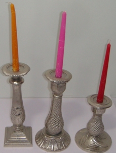 Candelabro de 3 Brazos Plateado Antiguo, Portavelas de Metal para Eventos de Lujo, Fiestas y Decoración de Mesa de Comedor - Product Image 4
