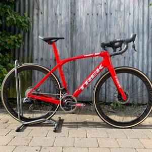 Listo para usar 2024 Madone SLR 9 Gen 7 800 Series OCLV Carbon - Product Image 1