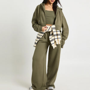 Chándal Corto para Mujer con Precio Económico y Diseño de Alta Calidad para Compradores al por Mayor, Servicio OEM, Diseño para Compradores al por Mayor 2026 - Product Image 1