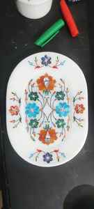 Plateau ovale sculpté en marbre blanc Makrana fait à la main, incrusté, motif floral, décoration d'intérieur, plateau de service, article cadeau de qualité supérieure - Product Image 3
