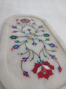 Elegante bandeja de resina blanca con diseño floral Bandeja decorativa hecha a mano para el hogar Cocina Mesa y propósito de regalo - Product Image 6