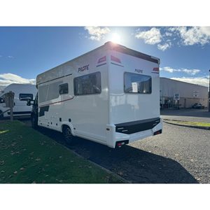 Camping-car Pilote Evidence P720U 2184cc Automatique Conduite à Droite 4 Couchages 4-6 Passagers Une Chambre - Product Image 4