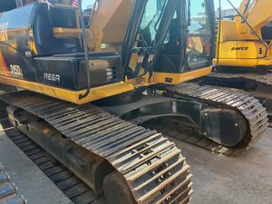 Excavatrice Caterpillar 315D2 d'occasion, modèle 2016, godet de 1,2 m, poids opérationnel de 15 tonnes, puissance de 110 kW, bon état - Product Image 2