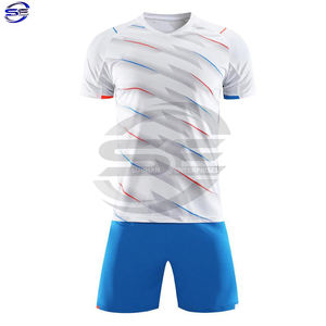 Nouvel arrivage Meilleures ventes d'uniformes de football avec le logo de votre marque Fournisseur d'uniformes de football personnalisés en polyester 100% au Pakistan - Product Image 1