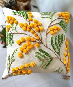 Funda De Almohada floral amarilla bordada, regalo hecho a mano - Product Image 1