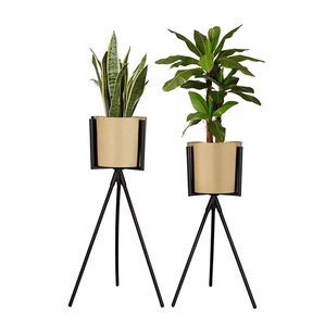 Pots de fleurs en métal de forme personnalisée avec support Offre Spéciale de décoration de balcon de maison lot de 2 jardinières de fleurs en métal antique en laiton - Product Image 2