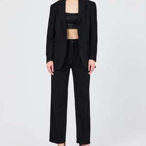 Ensemble de costume noir pour femmes de qualité supérieure avec blazer et pantalon à épaules cloutées pour femmes vêtements de bureau tissés de luxe/prêt-à-expédier - Product Image 1