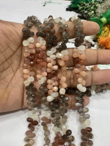 Pierre de lune multicolore naturelle de 8 pouces 5-7mm environ facettes Briolette Teardrops Cut Loose Brown Gemstones Mixed Multi Moonstone - Product Image 4