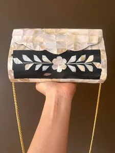 กระเป๋ากำมะหยี่ทำด้วยมือสุดหรูกระเป๋าสำหรับใส่ตอนเย็นดีไซน์แบบฝังลายดอกไม้ไข่มุกแม่สายโซ่สีทองประดับเพชรแบบนุ่มสำหรับงานแต่งงาน - Product Image 6