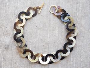 Collier de luxe en corne de buffle fait à la main, bijoux naturels et durables pour femmes, haute qualité - Product Image 6