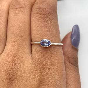Anillo de Plata de Ley 925 con Tanzanita, Gema Ovalada, Anillo Solitario, Regalo para Ella - Product Image 3