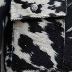 แจ็คเก็ตหนังวัวแท้คุณภาพพรีเมียมแบบใหม่  หนังวัวแท้สไตล์ดิสเทรส  ออกแบบโลโก้ตามสั่ง  แจ็คเก็ตหนังวัวแท้สำหรับผู้ชาย - Product Image 4