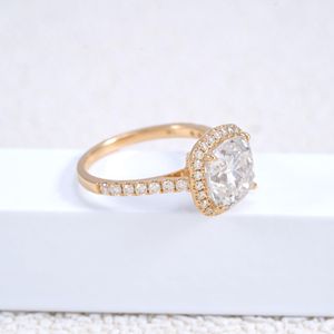 Anillo de compromiso con corte de cojín para mujer - Product Image 3