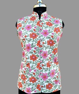 Chaqueta India hecha a mano para mujer, chaleco sin mangas de estilo bohemio con algodón acolchado y estampado floral, chaqueta de chaleco floral con estampado de bloques - Product Image 1