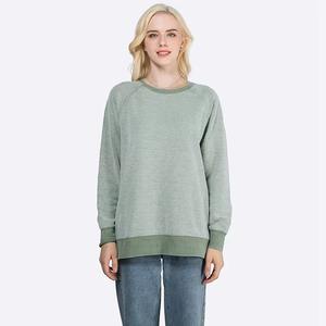 Sudadera Extra Grande para Mujer con Tela 100% Algodón Premium, Corte Holgado, Estilo Urbano Moderno e Informal, Logotipo Frontal - Product Image 2