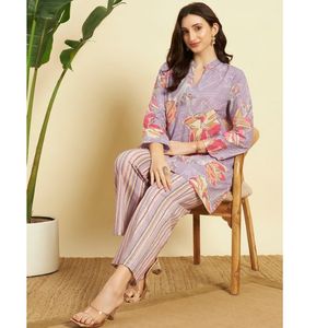 Conjunto de Kurti y Palazzo de Verano con Abertura Corta y Estampado Floral de Algodón Premium para Mujer |   Tela Transpirable |   Ropa Casual y Étnica - Product Image 1