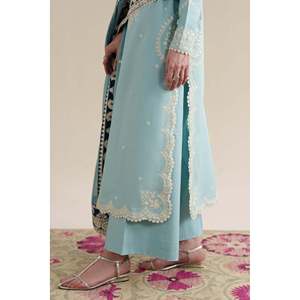 Ensemble de costume brodé 3 pièces respirant 100 % coton pour femme ZAIB avec dupatta en mousseline et pantalon - BIC-4916 - Product Image 5