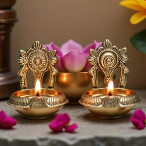 Diya de table en laiton plaqué or de style antique moderne avec technique d'émail dur pour Puja, poignée incurvée, décoration d'intérieur - Product Image 5