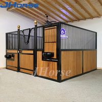 Façades de Boxes à Chevaux Style Européen pour Écuries Équestres Fantaisie à Vendre