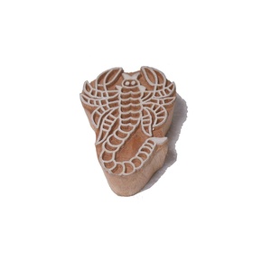 Sello de madera de bloque impreso con diseño de Escorpio para uso decorativo - Product Image 2
