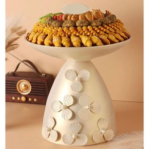 Plateau de service à biscuits au chocolat décoratif de table au design admirable Plateaux de service à revêtement en poudre blanc en métal de première qualité - Product Image 1