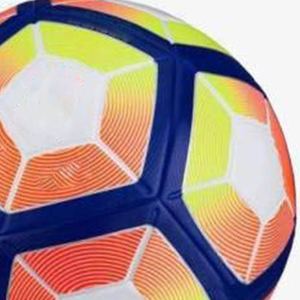 Balón de Fútbol Plegable de Alta Retención de Aire, Cuero PU Ligero, Cosido a Máquina, Logotipo Personalizado, Tamaño Oficial 5, Entrenamiento Promocional - Product Image 3