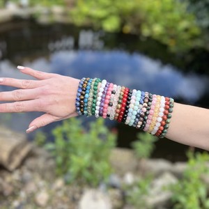 กำไลข้อมือหินคริสตัลหลากสีขนาด 6/8/10 มม. สำหรับคู่รัก ขายส่ง - Product Image 6