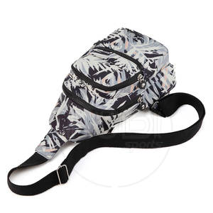 Sac à bandoulière Urban Vintage prêt pour le voyage Profil élégant Compartiments d'accès facile Protection RFID Boucles sécurisées Fermeture à glissière - Product Image 3