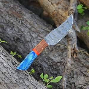 มีดทำมือ DIY เหล็กดามัสกัส สำหรับล่าสัตว์และตั้งแคมป์ ใบมีดแบบ Fixed Blade ด้ามไม้สีสันสดใส ปรับแต่งได้ พร้อมปลอกหนัง OEM - Product Image 1
