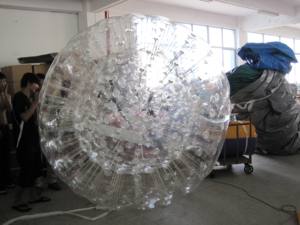 Balle Zorb gonflable pour homme, à rouler sur l'herbe ou à glisser sur une piste, pour les sports - Product Image 2