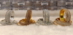 Ensemble de Bracelets de Mariage Rajwadi pour Femmes Vêtements de Mariée Bracelets Fantaisie en Métal de Pierre Disponible en Différentes Couleurs pour les Occasions - Product Image 4