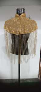 Haut de style poncho en satin perlé à la main au design classique pour femmes et filles, col en V, manches courtes, poncho élégant et lourd pour les soirées formelles - Product Image 2