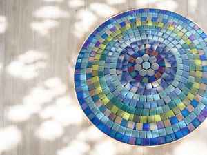 Mesa auxiliar de mosaico deslumbrante: Arte iridiscente-mesa de centro azul-mesa auxiliar-Decoración de sala de estar-regalo - Product Image 3