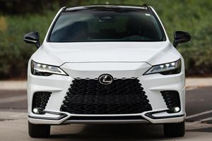 Toyota RX 500h F SPORT Performance AWD 4dr SUV AWD (2.4L 4 cilindros Turbo híbrido gasolina/eléctrico 6A) 2023 Usado, Listo para Enviar - Product Image 6