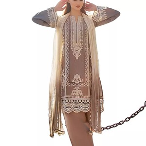 Shalwar Kameez pour femmes de haute qualité, personnalisé (soie/rayonne) - Vêtement de soirée pour femmes, design classique, style pakistanais - Product Image 1
