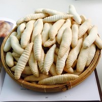 Biscuits à la noix de coco au goût de durian, au goût saumâtre, qui se transforment de croustillants en fondants, des en-cas vietnamiens.