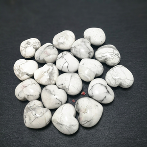 Cœur miniature en howlite naturelle, pierre de cristal polie, gemme sculptée en forme de cœur, vente en gros, fournisseur en vrac - Product Image 3