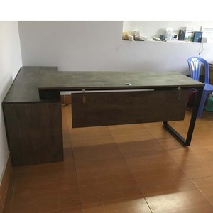 โต๊ะคอมพิวเตอร์สำนักงานผู้บริหารรุ่นใหม่ ขาเหล็ก ขนาด 160x140 ซม. ต้องประกอบเอง (HBMC022) - Product Image 6