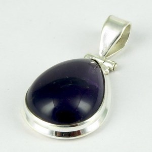 Delicioso Colgante de Plata de Ley 925 con Amatista Morada en Forma de Pera, Joyería de Plata Hecha a Mano, Estilo Bohemio Cristiano Unisex - Product Image 1