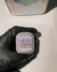 Baguette corte Moissanite diamante chapado en oro blanco Hip Hop Iced Out personalizado 3 letras anillo regalo de cumpleaños para hombres a precio al por mayor - Product Image 2