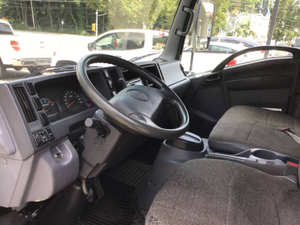 Auto Usado de Calidad a Precio Accesible, Isuzu N-PR 2015, Volante a la Izquierda - Product Image 2