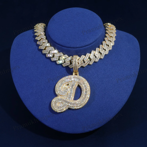 Colgante con inicial de lujo para mujer, joyería personalizada HipHop chapada en oro con moissanita DE PLATA 925, pieza de declaración hecha a mano para fiesta - Product Image 4